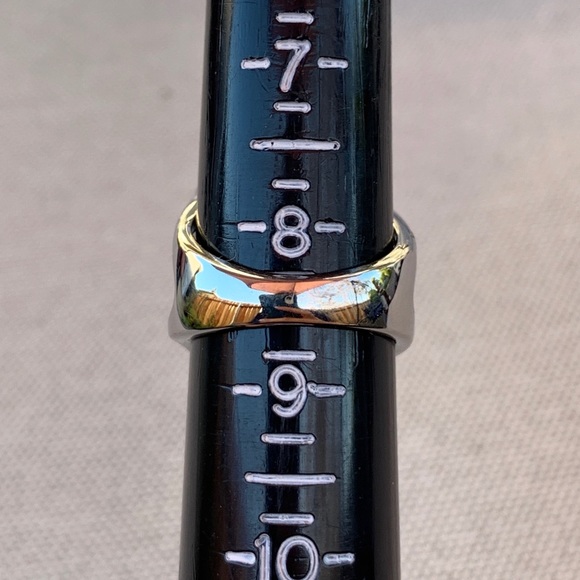 Geometric design statement ring - Picture 4 of 5